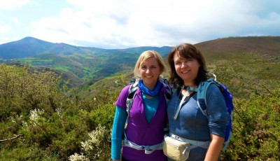 Camino mom and daughter Camino de Santiago mom and daughter pilgrims